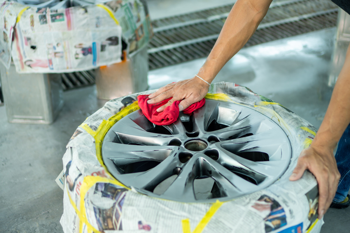 Wheel repair ,Wheel repairman